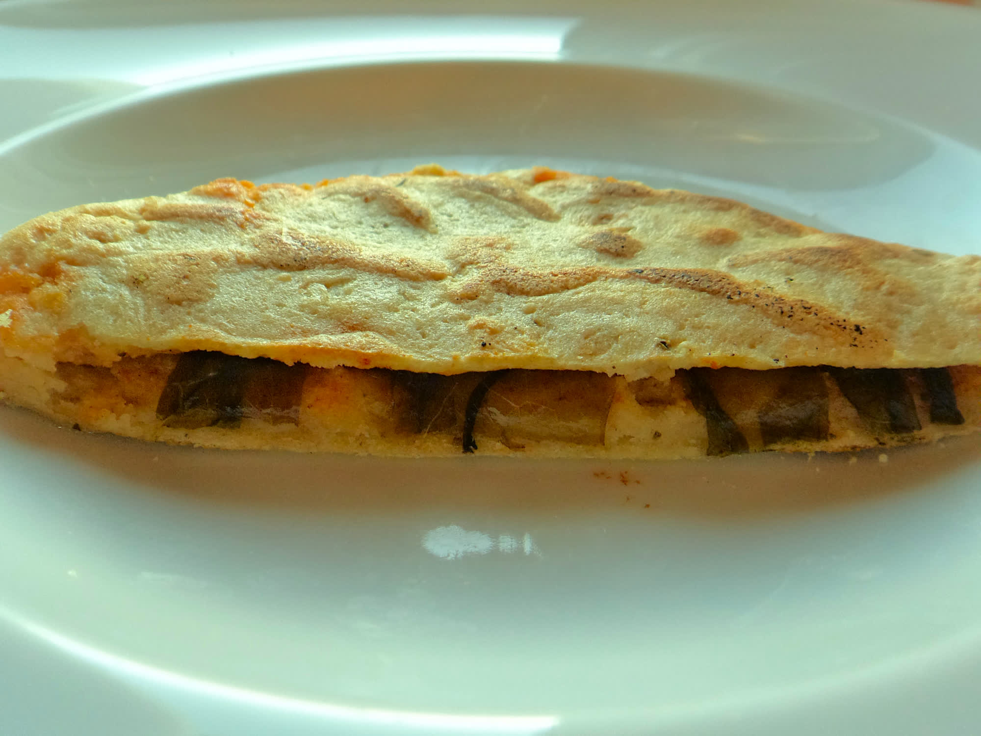 Mexican flatbread stuffed with lettuce