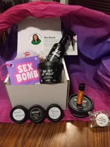 01-sexbombt.jpg